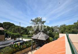 ALBUFEIRA - GALE - 3 BED TOWHOUSE INCLUDING A SEPARATE APARTMENT - COMMUNAL SWIMMING POOL