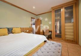 ALBUFEIRA - GALE - 3 BED TOWHOUSE INCLUDING A SEPARATE APARTMENT - COMMUNAL SWIMMING POOL