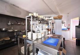 SUCCESSFUL COMMERCIAL BUSINESS - SWIMMING POOL BAR AND RESTAURANT - 15 HOLE CRAZY GOLF COURSE