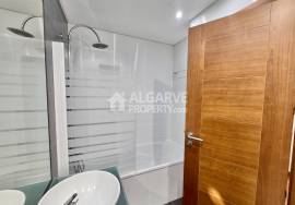 High-Quality 2-Bedroom Apartment with Balcony and Parking – Central Loulé