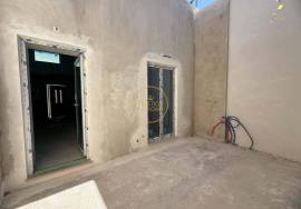 Charming villa in the final stages of construction, located in the quiet village of Tôr, just 10 minutes from Loulé.