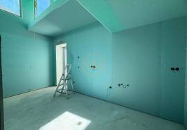 Charming villa in the final stages of construction, located in the quiet village of Tôr, just 10 minutes from Loulé.