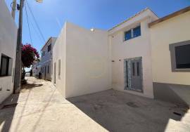Charming villa in the final stages of construction, located in the quiet village of Tôr, just 10 minutes from Loulé.