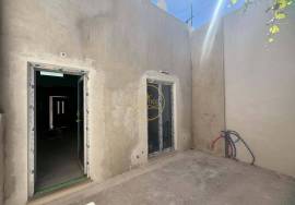 Charming villa in the final stages of construction, located in the quiet village of Tôr, just 10 minutes from Loulé.