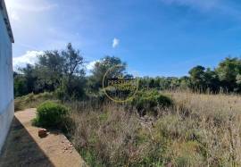 URBAN PLOT with possibility of Extension - 400m2 villa - Sta. Barbara de Nexe