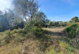 URBAN PLOT with possibility of Extension - 400m2 villa - Sta. Barbara de Nexe