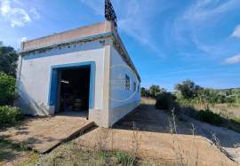 URBAN PLOT with possibility of Extension - 400m2 villa - Sta. Barbara de Nexe