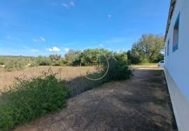 URBAN PLOT with possibility of Extension - 400m2 villa - Sta. Barbara de Nexe