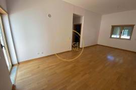 2 Bedroom Apartment with Balcony – Vale de Rãs