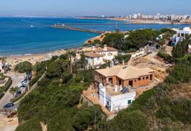 Ferragudo – 4-bedroom new build close to the beach with stunning sea views Ferragudo – 4-bedroom new build close to the beach with stunning sea views
