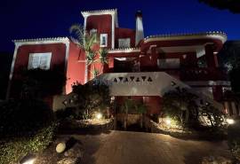Carvoeiro/Porches - Charming 3 bedroom country villa with pool, privacy and Mediterranean gardens
