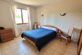 A Charming Villa With 100 M2 Of Living Space, On A Beautifully Landscaped Plot Of 1118 M2 Featuring A Swimming Pool.
