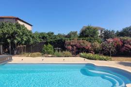 A Charming Villa With 100 M2 Of Living Space, On A Beautifully Landscaped Plot Of 1118 M2 Featuring A Swimming Pool.