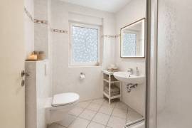 Detached 3 Bedroom house with Garden & Garage Detached 3 Bedroom house with Garden & Garage