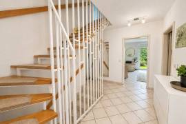 Detached 3 Bedroom house with Garden & Garage Detached 3 Bedroom house with Garden & Garage