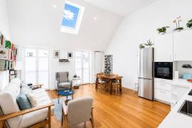 Ready to move! 2-Room Top-Floor Apartment in Berlin-Steglitz Ready to move! 2-Room Top-Floor Apartment in Berlin-Steglitz