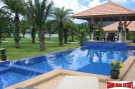 Loch Palm Garden Villas - Two bedroom Golf Course View with Large Swimming Pool for Rent