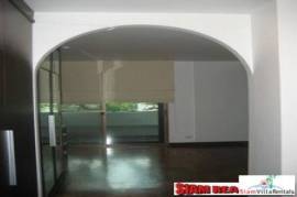 Ruamrudee Garden House - Three Bedroom Condo a Few Minute Walk to Ploenchit BTS Ruamrudee Garden House - Three Bedroom Condo a Few Minute Walk to Ploenchit BTS