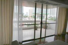 Newly Renovated 4 bedrooms Penthouse in Sukhumvit 18