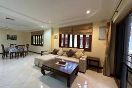 Two Bedroom Villa with a Communal Swimming Pool for Rent nearby Loch Palm