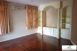 Windmill Village Bangna Golf Course - Extra Large Four Bedroom Home with Pool near the Airport