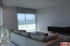 Millennium Residence - Three Bedroom Condo for Rent on the 32nd Floor and Benjasiri Park Views Millennium Residence - Three Bedroom Condo for Rent on the 32nd Floor and Benjasiri Park Views