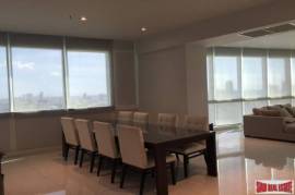Millennium Residence - Three Bedroom Condo for Rent on the 32nd Floor and Benjasiri Park Views Millennium Residence - Three Bedroom Condo for Rent on the 32nd Floor and Benjasiri Park Views