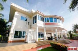 Massive Luxury Private Estate with Seven Bedroom, Guest Bungalow and Private Swimming Pool Massive Luxury Private Estate with Seven Bedroom, Guest Bungalow and Private Swimming Pool