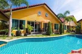 Business For Lease / 13 Rooms Cozy Resort & Phu Thai Pool Villa Business for sale in Nai Harn Business For Lease / 13 Rooms Cozy Resort & Phu Thai Pool Villa Business for sale in Nai Harn