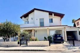 Spacious Four Bedroom House on Large Plot Dekeleia