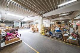 Zagreb, Borongaj, storage and production hall2000 m² on the ground floor of a commercial building wi