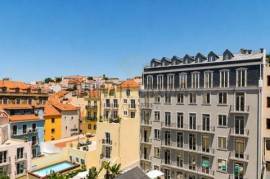 Entire Floor on Avenida da Liberdade | Immediate Use & Residential Conversion Potential