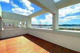 Casas de Santo Amaro | Design & River View in Alcântara