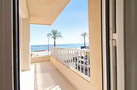 Apartment with sea view in the centre of Moraira