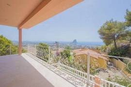 Villa de alto standing con impresionantes vistas panorámicas al mar.