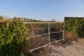 Plot for sale in Calpe, with views to Ifach Rock, ubicated in a rustic área. The plot is totally flat.