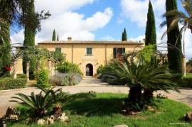 Magnificent refurbished historical mansion house originating from 1700 in Santa Eugenia