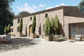 Authentic Majorcan style country house with nice views and plans and license for complete refurbishment
