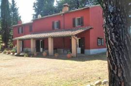 Country home with olive grove, fruit trees and small independent annex