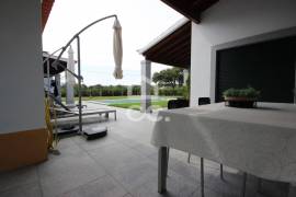 Farm of 8500m2 with t6 single bedroom villa and swimming pool | Évora