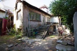 Separate parcel with old House in Yalta quarter in Ruse city