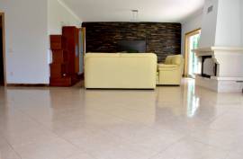 4 bedroom Villa with swimming pool