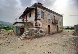 Farm with a manor house at a distance of 6km from the city center of Chaves