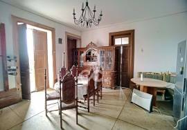 Farm with a manor house at a distance of 6km from the city center of Chaves