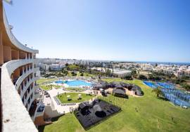 Three Bedroom Duplex Apartment, Terrace with Sea Views in Hotel Unit - Albufeira