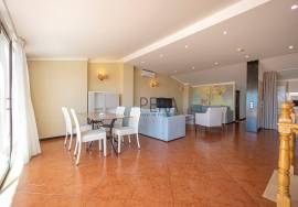 Three Bedroom Duplex Apartment, Terrace with Sea Views in Hotel Unit - Albufeira