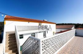 House T5 plus 3 independent T2 apartments, located in Tunes - Algarve House T5 plus 3 independent T2 apartments, located in Tunes - Algarve