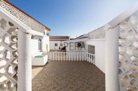 House T5 plus 3 independent T2 apartments, located in Tunes - Algarve House T5 plus 3 independent T2 apartments, located in Tunes - Algarve