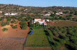 House T5 plus 3 independent T2 apartments, located in Tunes - Algarve House T5 plus 3 independent T2 apartments, located in Tunes - Algarve