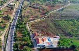 House T5 plus 3 independent T2 apartments, located in Tunes - Algarve House T5 plus 3 independent T2 apartments, located in Tunes - Algarve